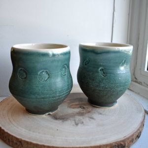 kerri-holmes-pine-green-tumbler-pottery-ceramics-cup-2