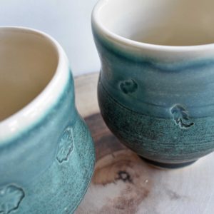 kerri-holmes-pine-green-tumbler-pottery-ceramics-cup