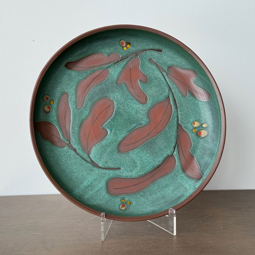 juliana-rempel-green-leaf-platter Juliana Rempel's large green leaf platter at h squared art gallery in Fernie, BC