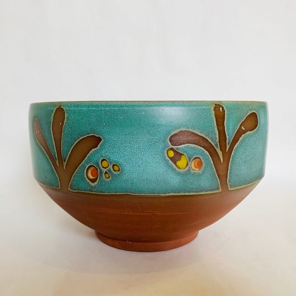 green-serving-bowl Juliana Rempel, Canadian ceramic artist, green leaf series, large serving or salad bowl with leaf and berry design
