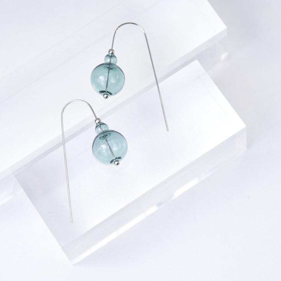 Pursuits Mini Scoop silver and aqua glass ball earrings